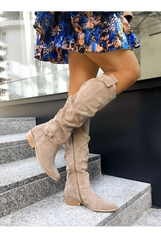 Elegante kniehohe Damen Stiefel in Grau