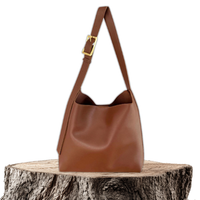 Nora | Elegante Schultertasche für den Alltag