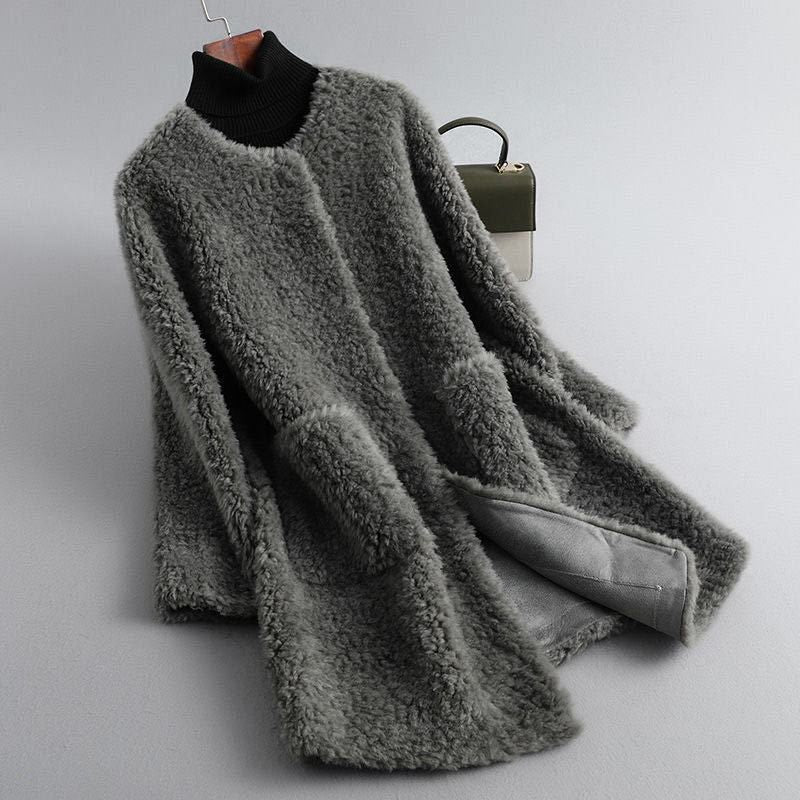 Eleganter Damen Wintermantel aus hochwertigem Schaffell in Graphite Gray