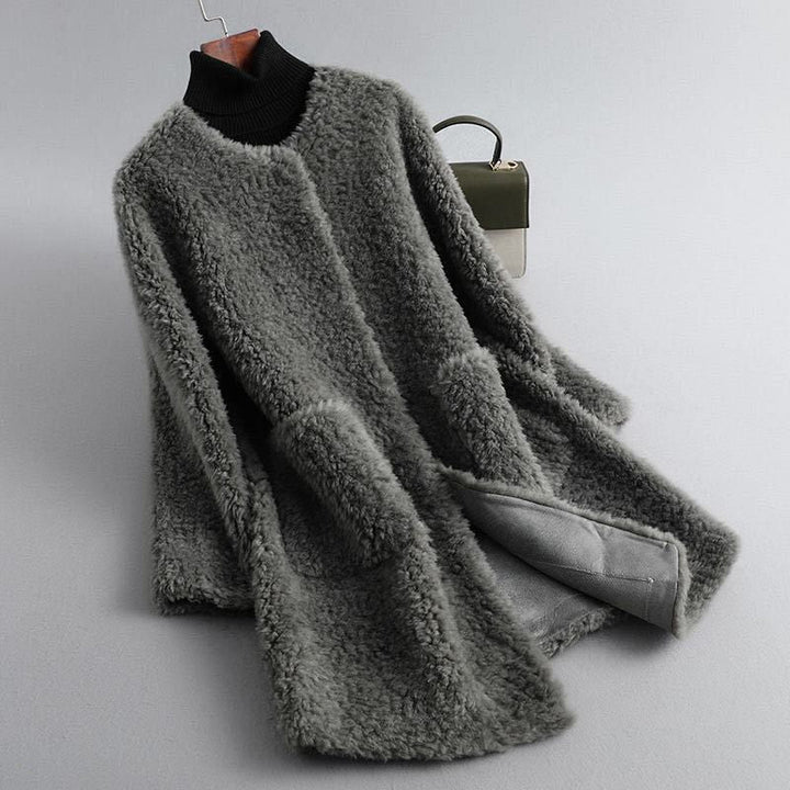 Eleganter Damen Wintermantel aus hochwertigem Schaffell in Graphite Gray