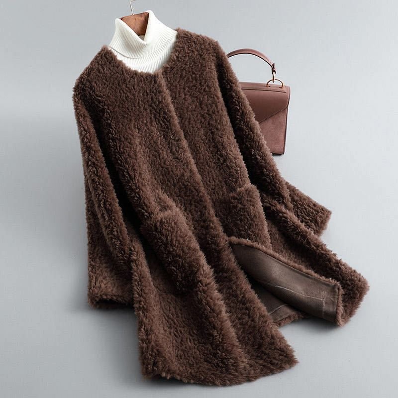 Eleganter Damen Wintermantel aus hochwertigem Schaffell in Mocha Brown