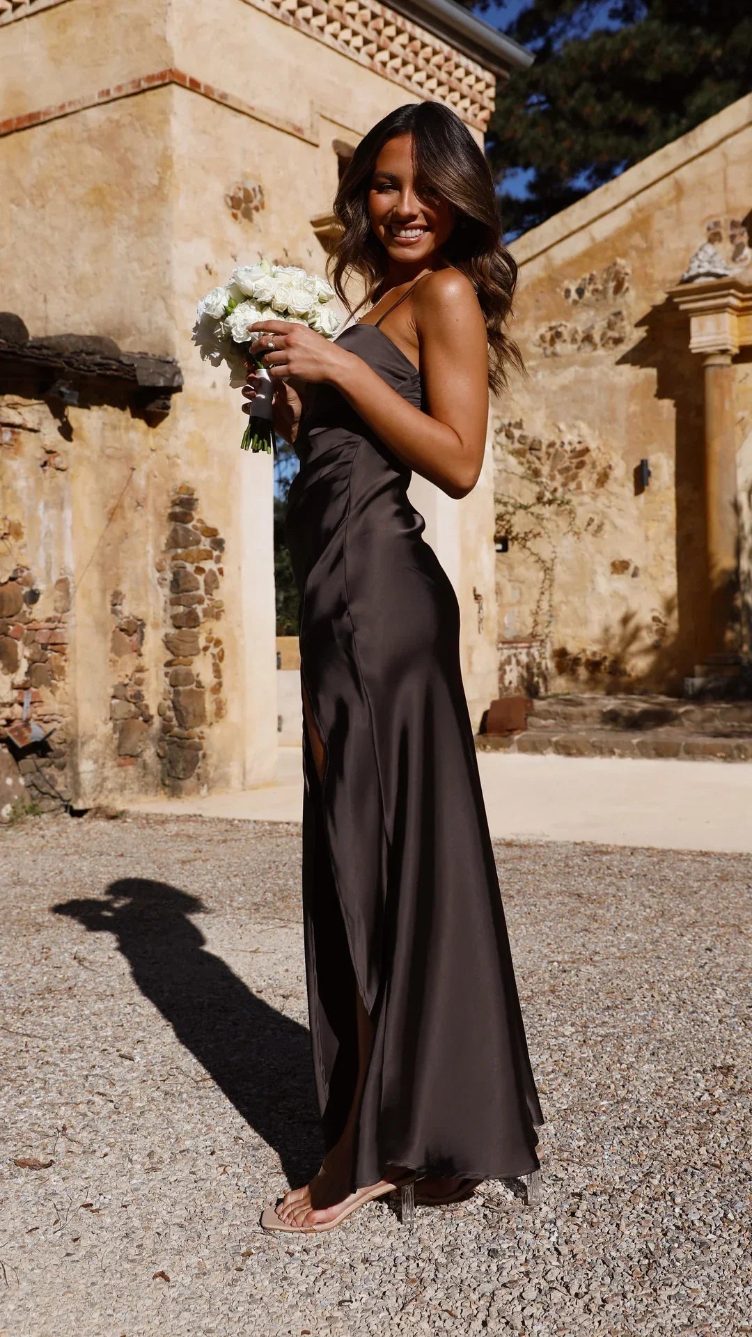 Elegantes Damen Satin-Maxikleid für den Herbst in Espresso