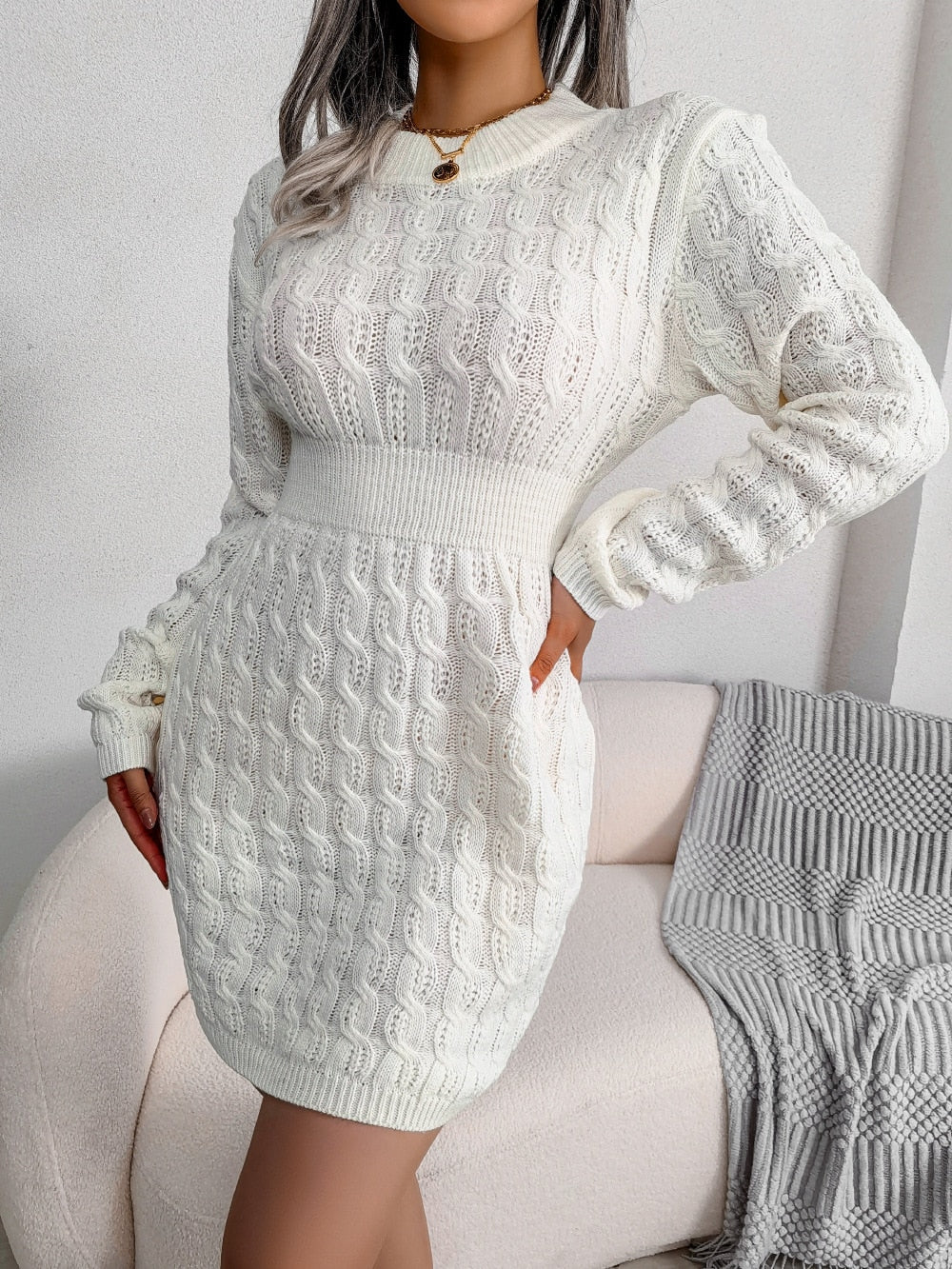 Elegantes Damen Strickkleid im figurbetonten Schnitt in Weiß