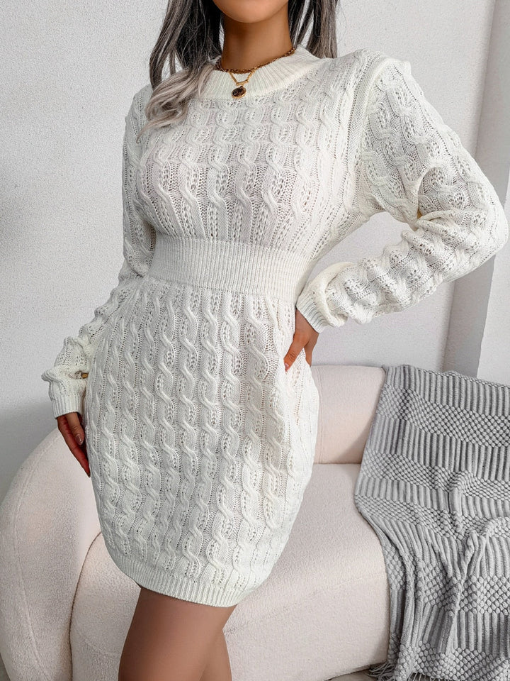 Elegantes Damen Strickkleid im figurbetonten Schnitt in Weiß