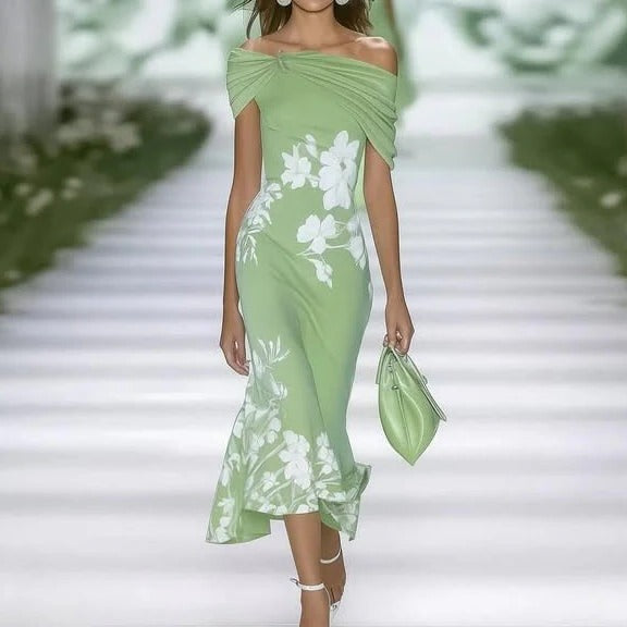 Elegantes drapiertes Midi-Kleid für Hochzeitsgäste mit Blumenmuster in Grün