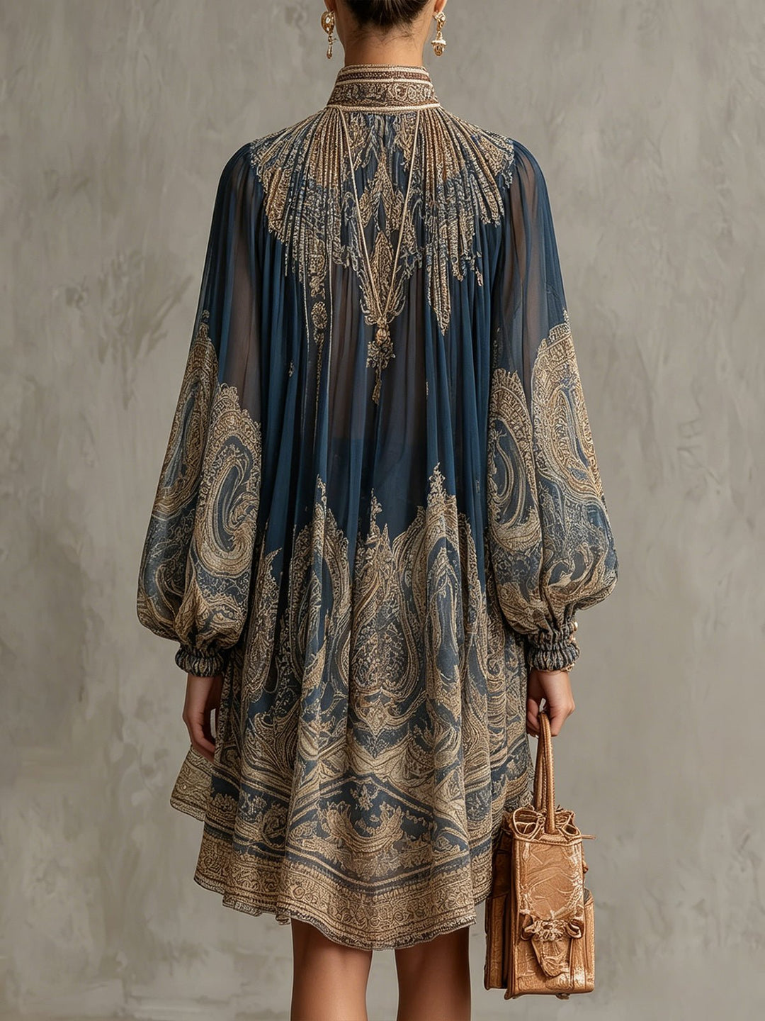 Elegantes Kleid im Barock-Stil (2)