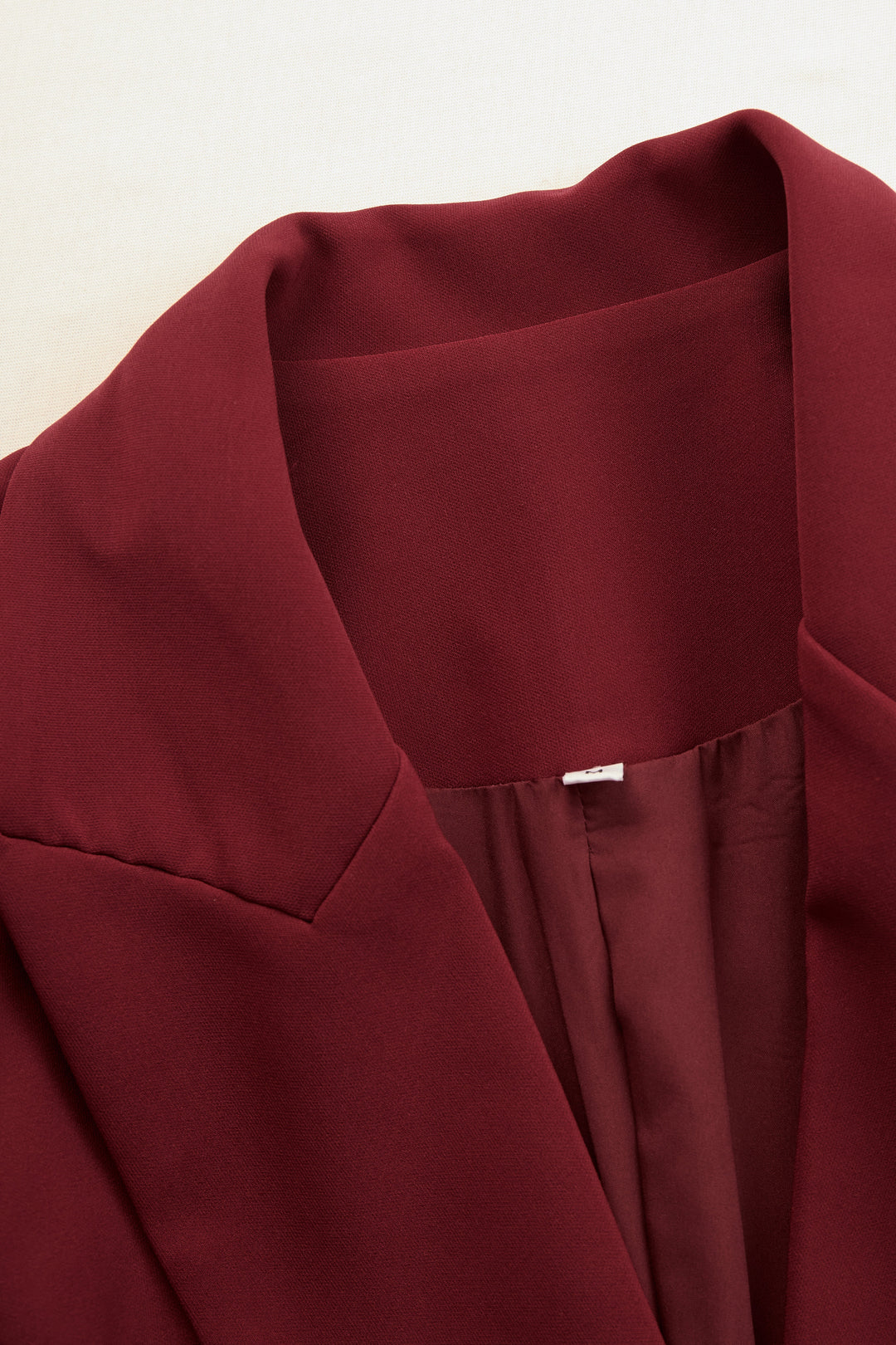 Elegantes Midi-Blazerkleid für Herbst-Hochzeitsgäste (11)