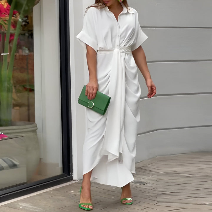 Elegantes Midikleid mit Taillenbund in Weiß