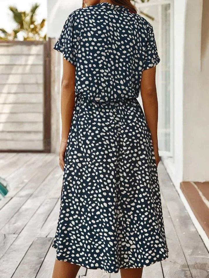 Elegantes Polka-Punkt-Kleid zum Kombinieren (8)