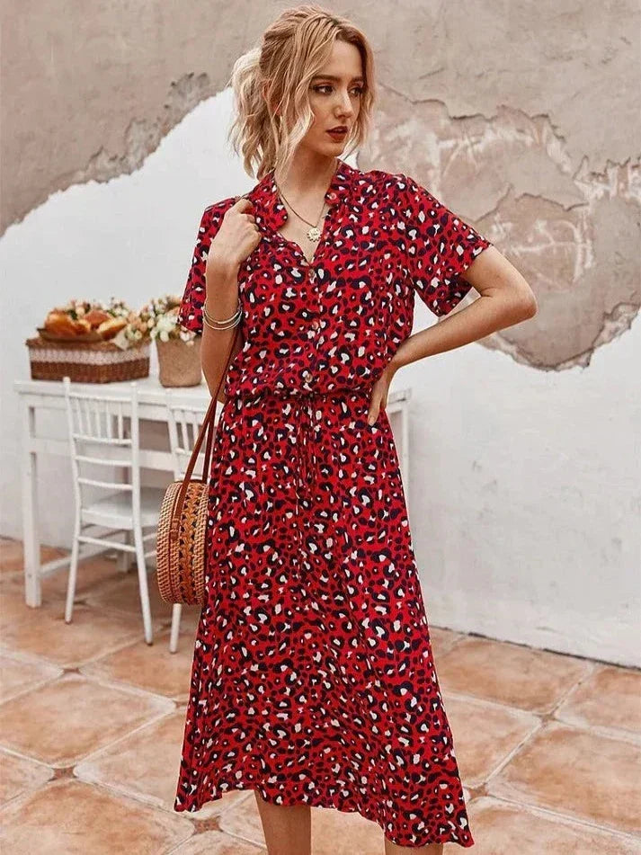 Elegantes Polka-Punkt-Kleid zum Kombinieren in Rot