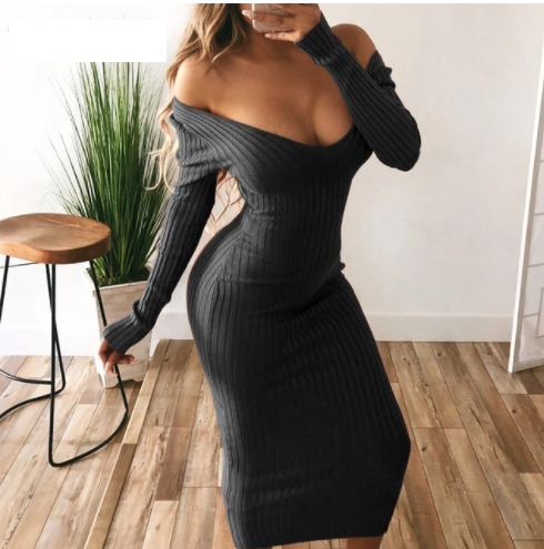 Figurbetontes Damen Strickkleid für den Herbst in Schwarz
