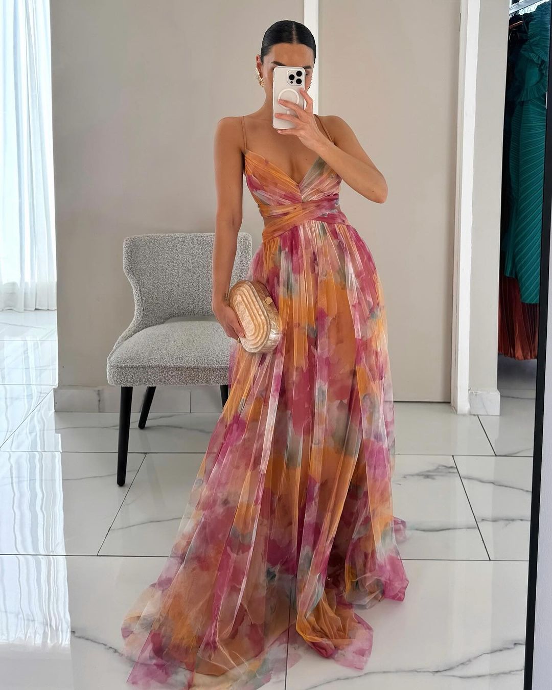Florale Maxikleid für Hochzeitsgäste im Sommer
