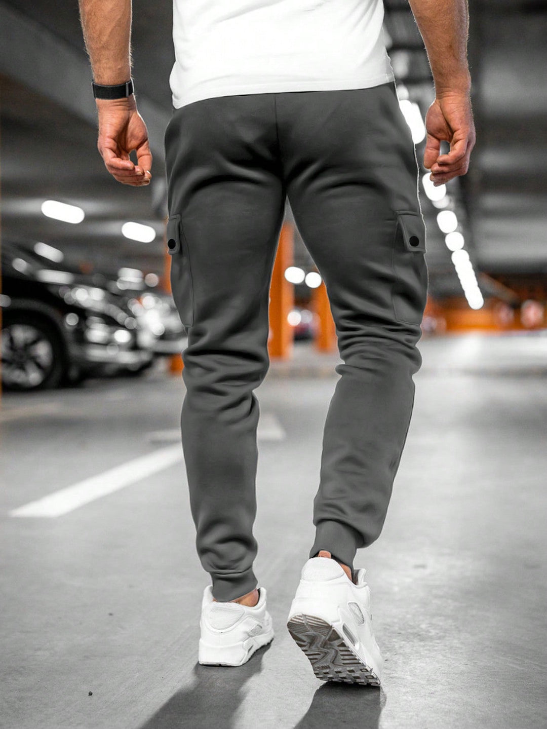 Herren Cordhose im lockeren Cargo-Jogger-Stil (7)