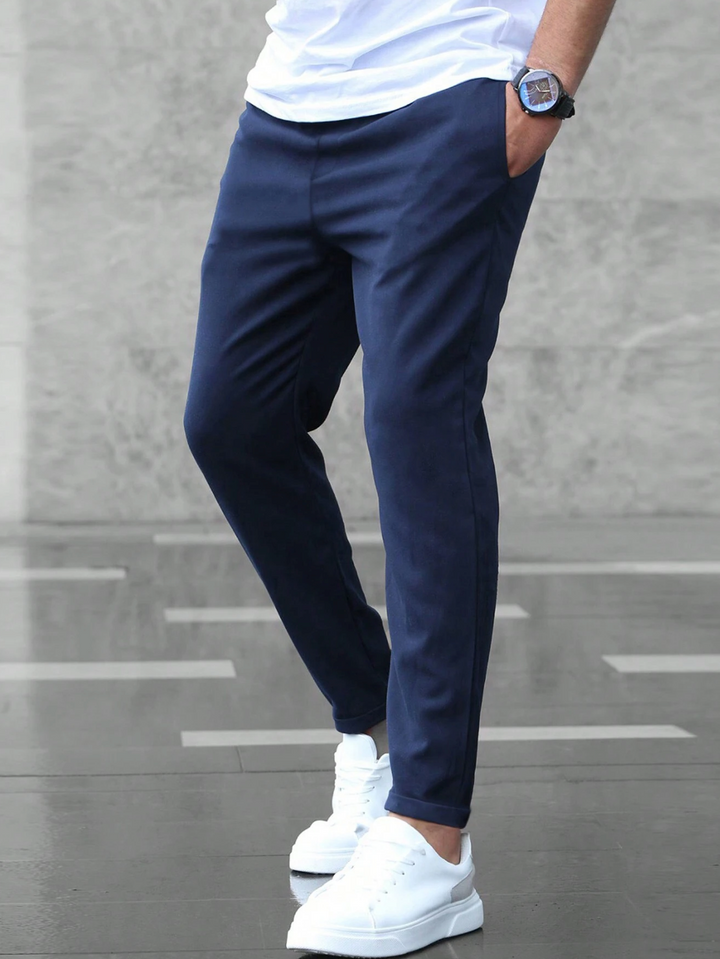 Herren Hose im klassischen Stil mit Komfortbund in Marineblau