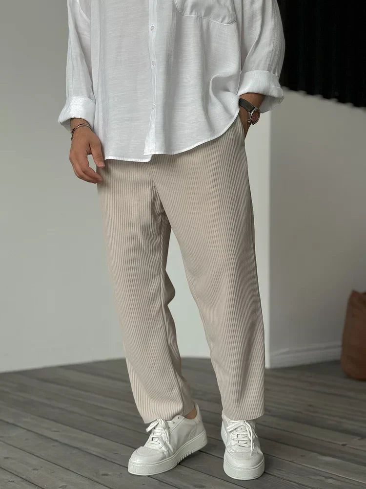 Herren Hose zeitlos elegant für den Alltag in Beige