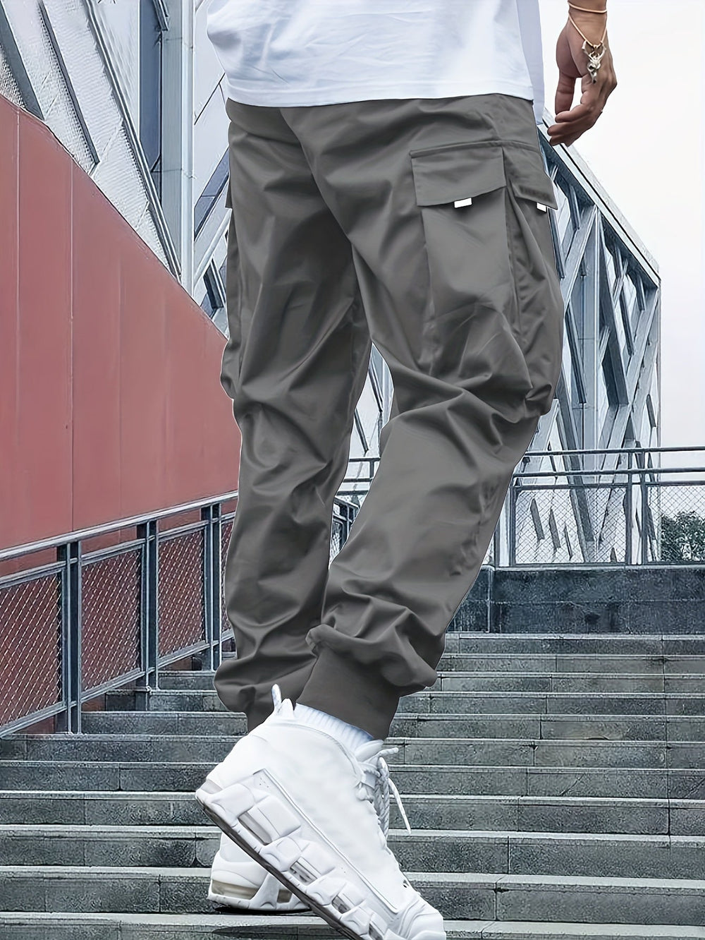 Herren Jogginghose im Cargo-Stil mit Komfort (2)