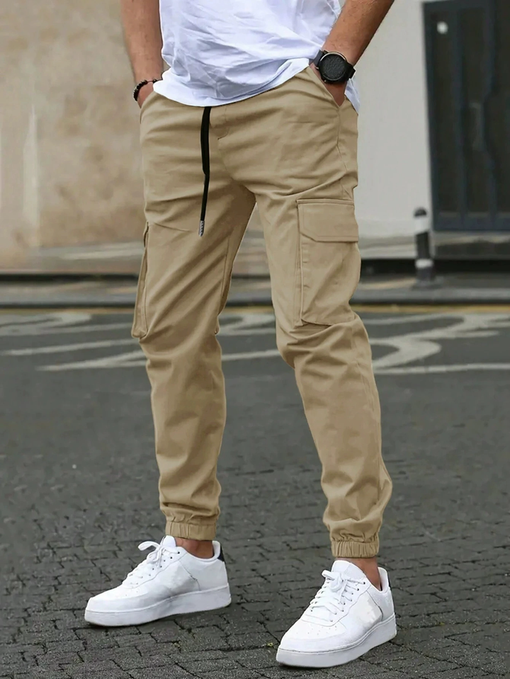 Herren Jogginghose in elegantem Slim-Schnitt in Beige