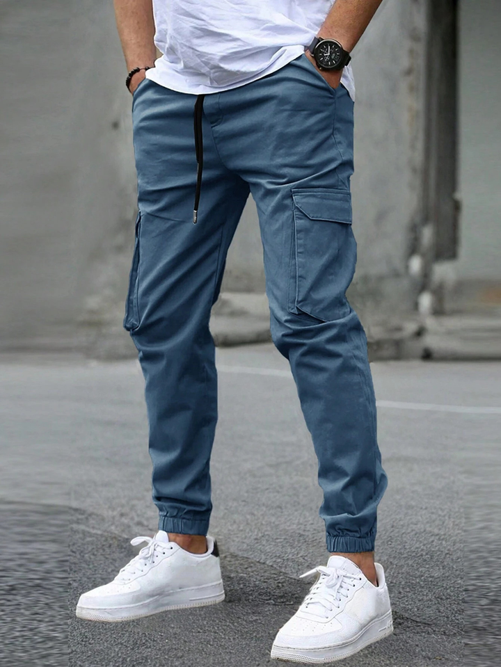 Herren Jogginghose in elegantem Slim-Schnitt in Blau