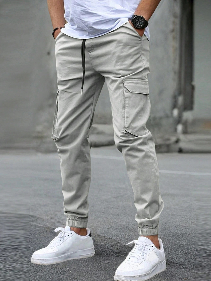 Herren Jogginghose in elegantem Slim-Schnitt in Hellgrau