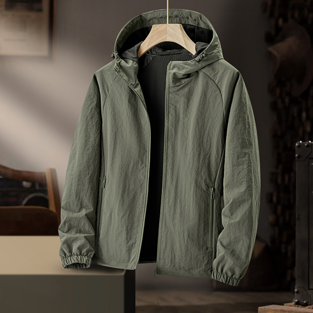 Herren Winterjacke federleicht wasserabweisend minimalistisch in Armeegrün