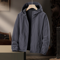Oskar | Herren Winterjacke federleicht wasserabweisend minimalistisch