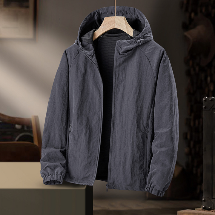 Herren Winterjacke federleicht wasserabweisend minimalistisch in Dunkelgrau