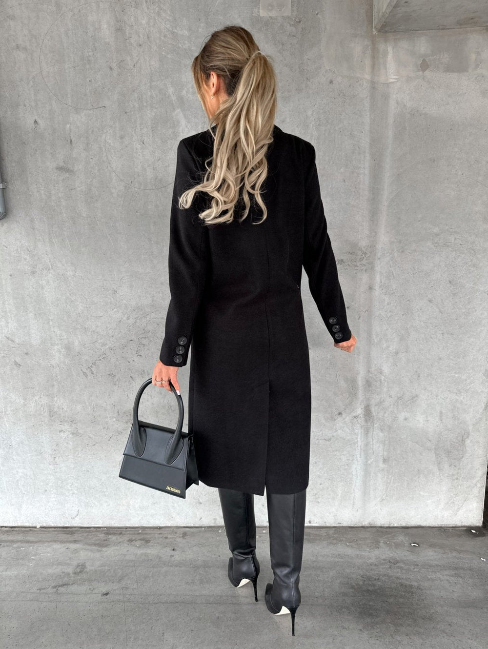 Klassischer Wintermantel Damen Elegant Tailliert in Weinrot 2
