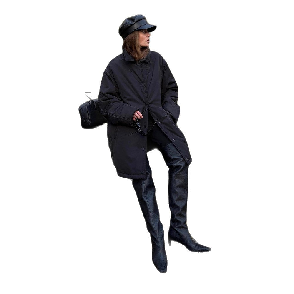 Knielange Damen Winterjacke im Minimalstil (5)