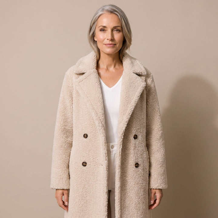 Kuschelige Damen Winterjacke aus Kunstfell Oversized-Schnitt in Beige