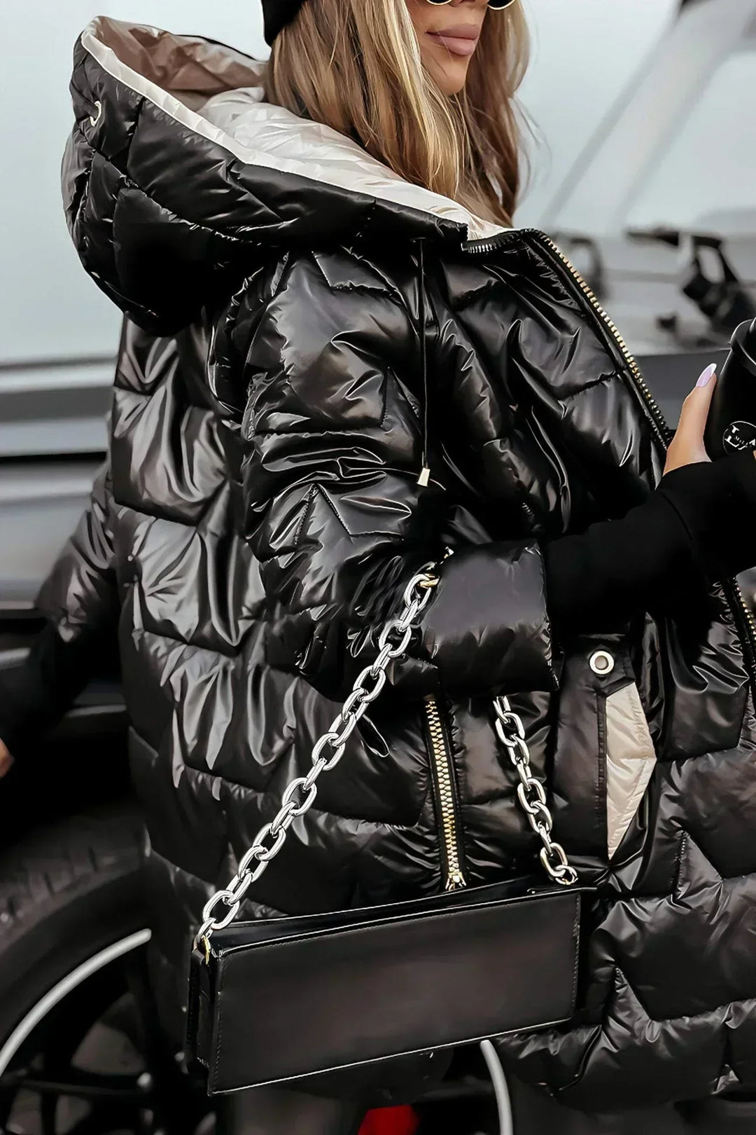 Leichte Damen Winterjacke mit Kapuze und Steppung (9)