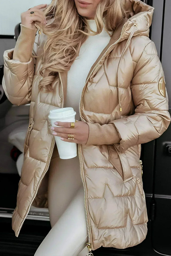 Leichte Damen Winterjacke mit Kapuze und Steppung in Beige
