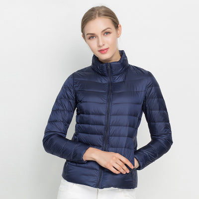 Leichte Herbstjacke im modernen Stil in Dunkelblau