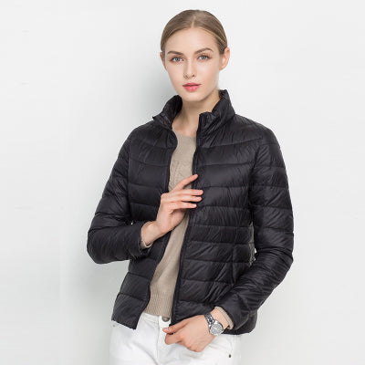 Leichte Herbstjacke im modernen Stil in Schwarz 1