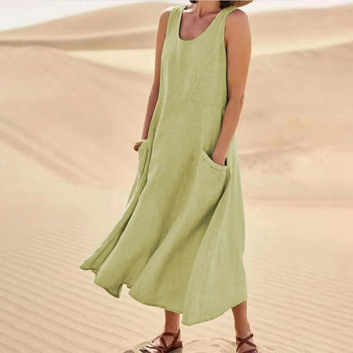 Luftiges ärmelloses Strandkleid für den Sommer in Grün