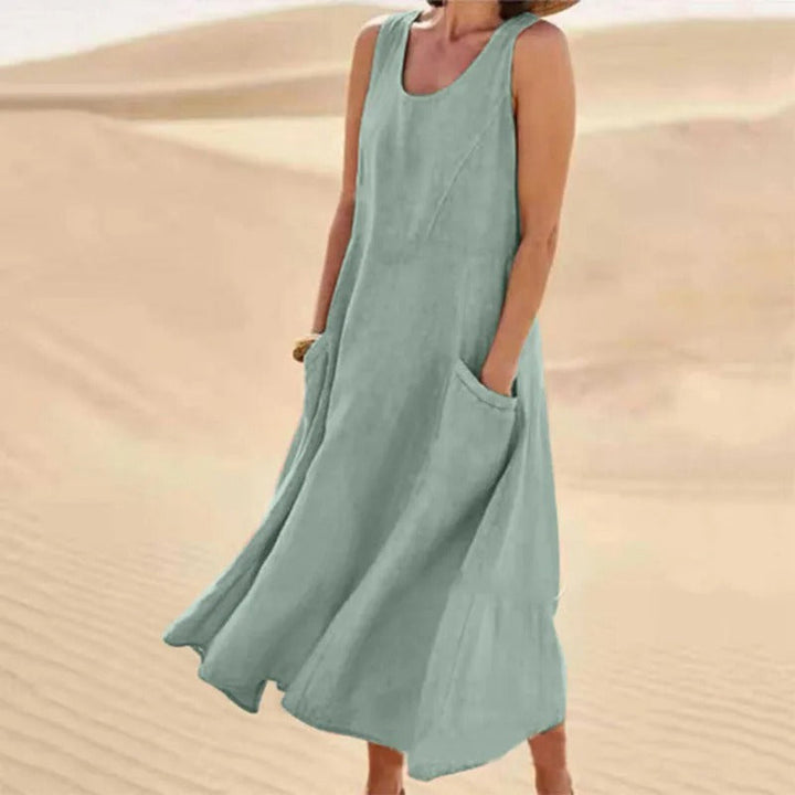 Luftiges ärmelloses Strandkleid für den Sommer in Hellgrün