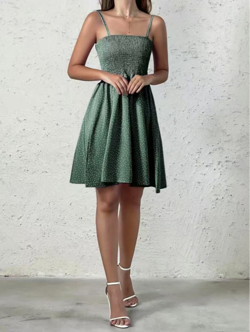 Luftiges gepunktetes Sommerkleid in Olivgrün