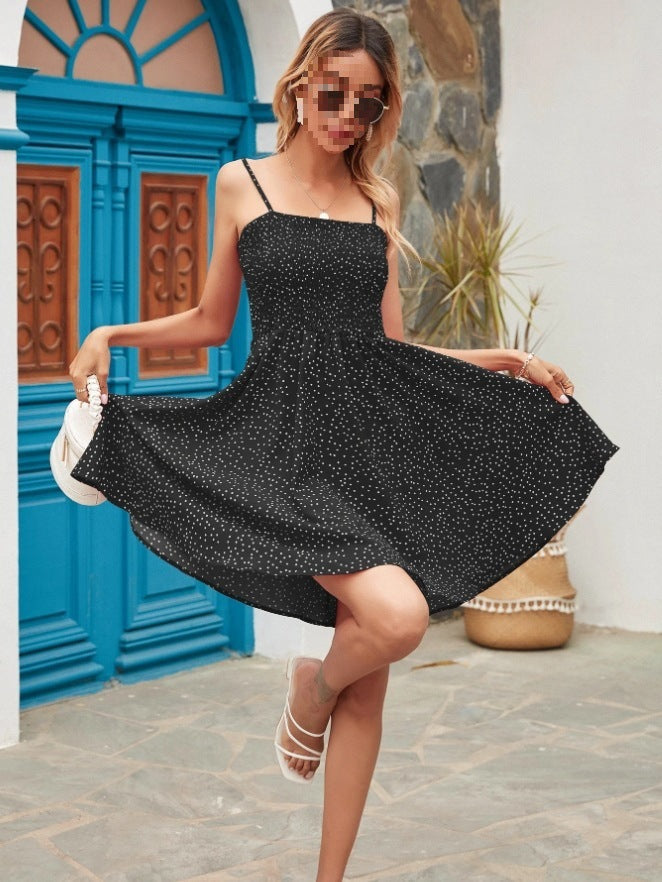Luftiges gepunktetes Sommerkleid in Schwarz