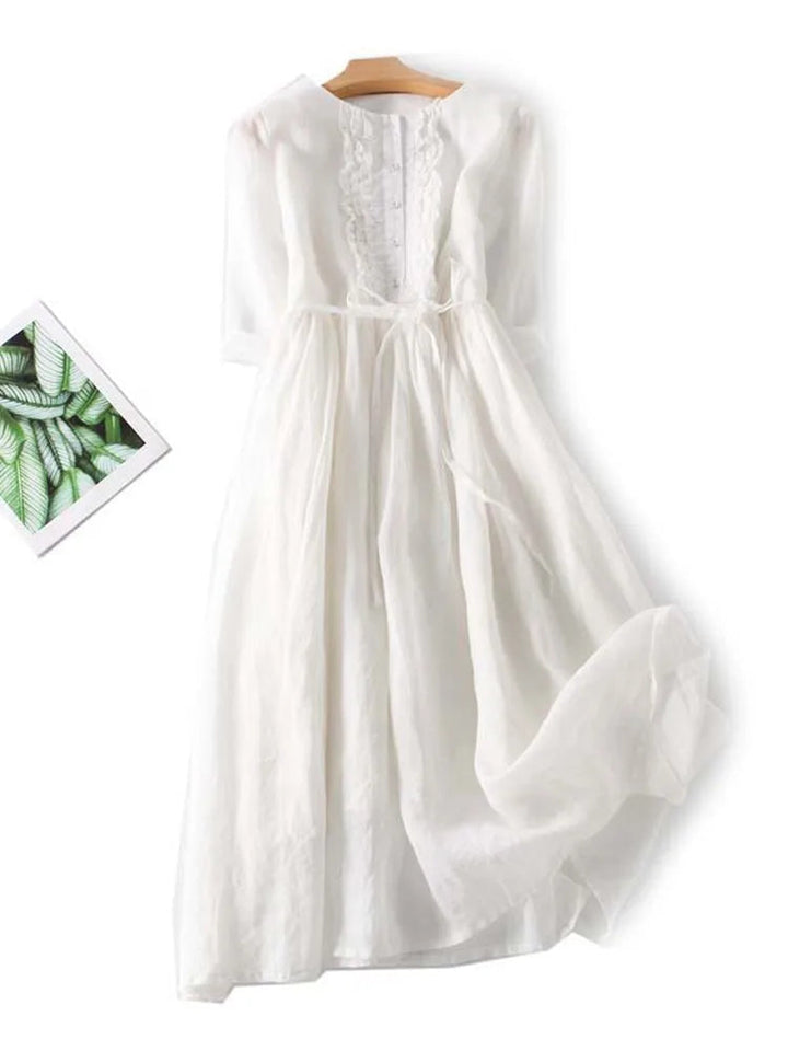 Luftiges Leinenkleid für den Sommer in Weiß