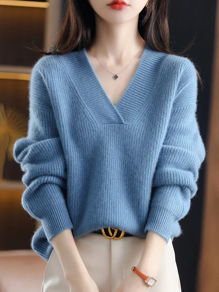 Minimalistischer Damen Pullover für den Alltag in Blau