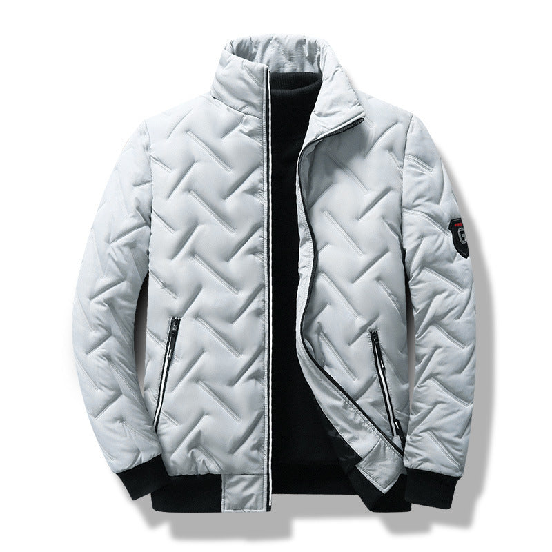 Moderne, leichte Steppjacke für den Herbst in Kaltweiß