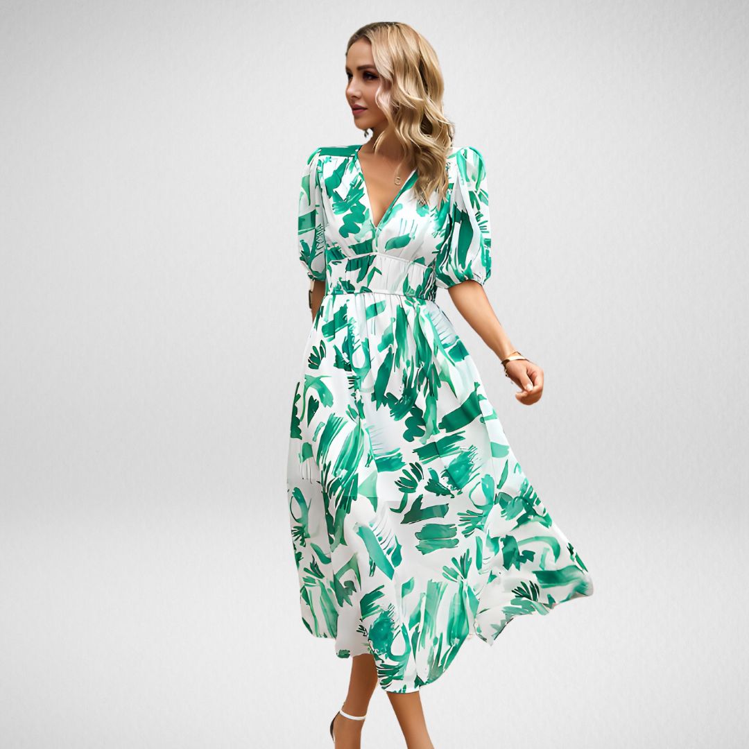 Modernes Maxikleid für den Sommer in Hellgrün