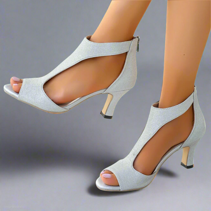 Orthopädische Komfortsandalen mit Absatz in Silberfarben