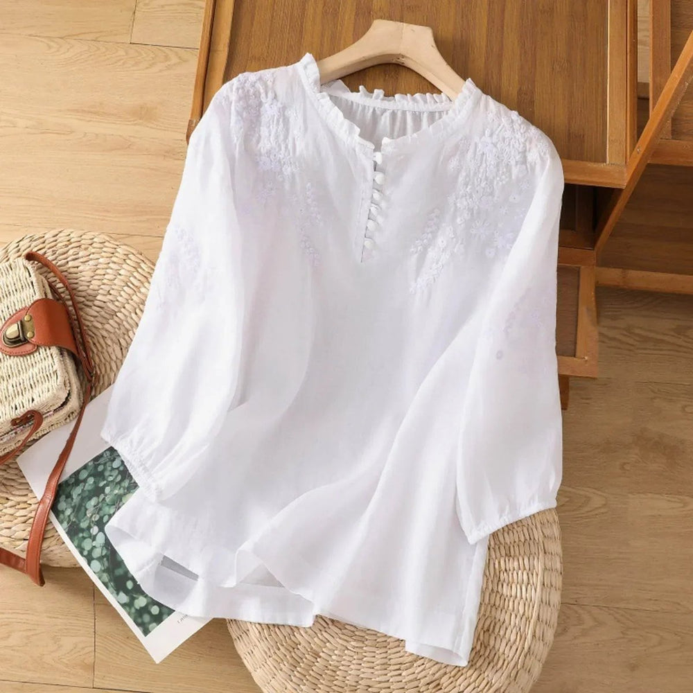 Romantische Boho-Bluse mit Rüschenkragen in Weiß