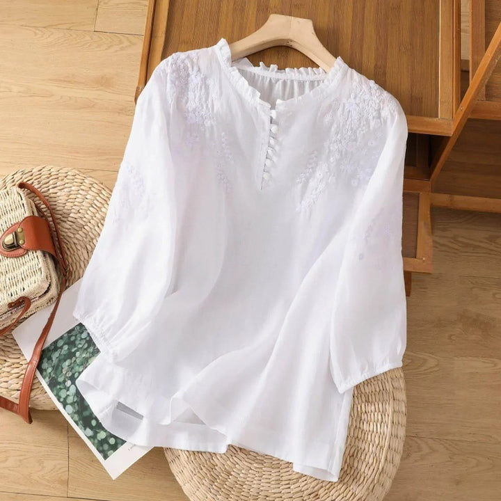 Romantische Boho-Bluse mit Rüschenkragen in Weiß