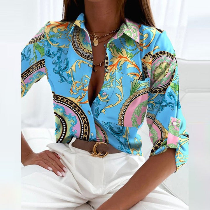 Samtweiche Bluse mit Kragen in Hellblau