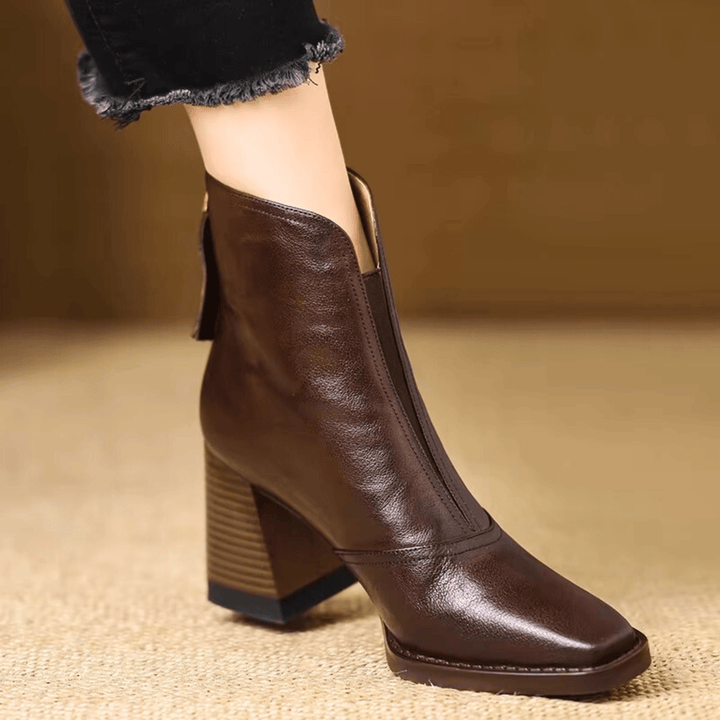 Schlanke Damen Stiefeletten mit Reißverschluss in Braun