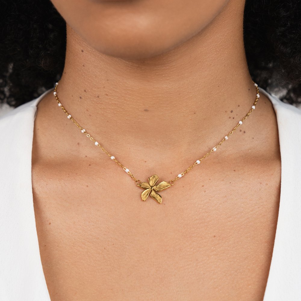 Elegante Goldfarbene Blumen Halskette