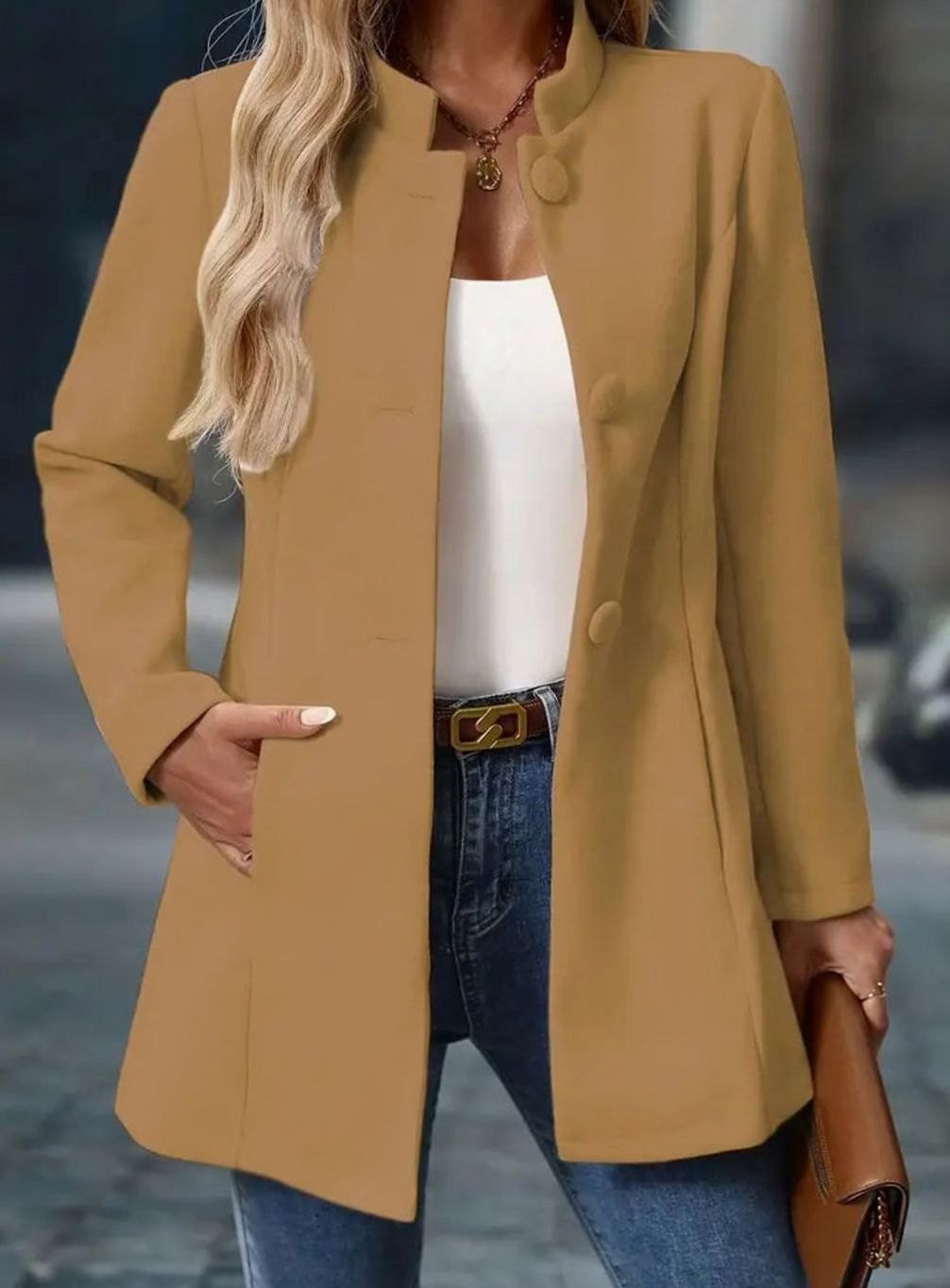 Taillierte Damen Winterjacke für den Alltag in Kamel