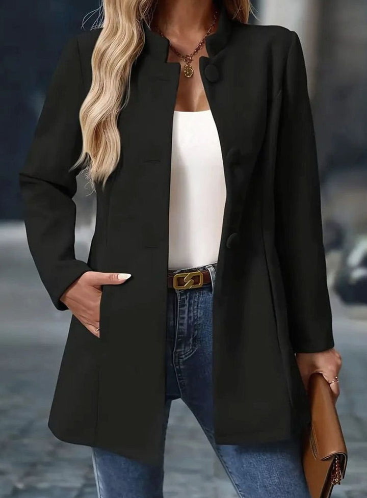 Taillierte Damen Winterjacke für den Alltag in Schwarz