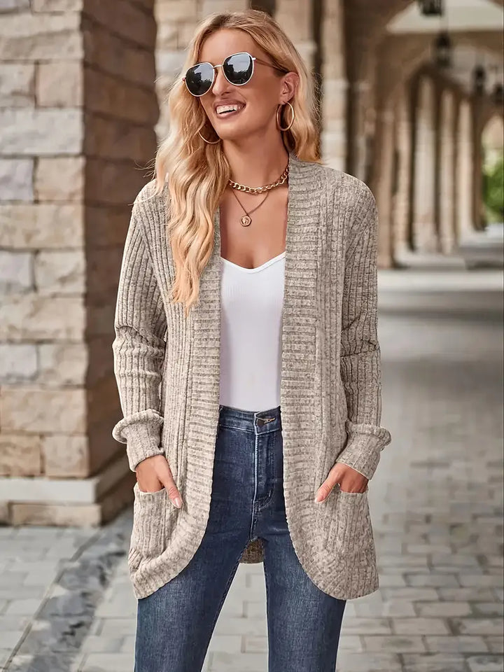 Vielseitige Damen Strickjacke aus weichem Rippstrick